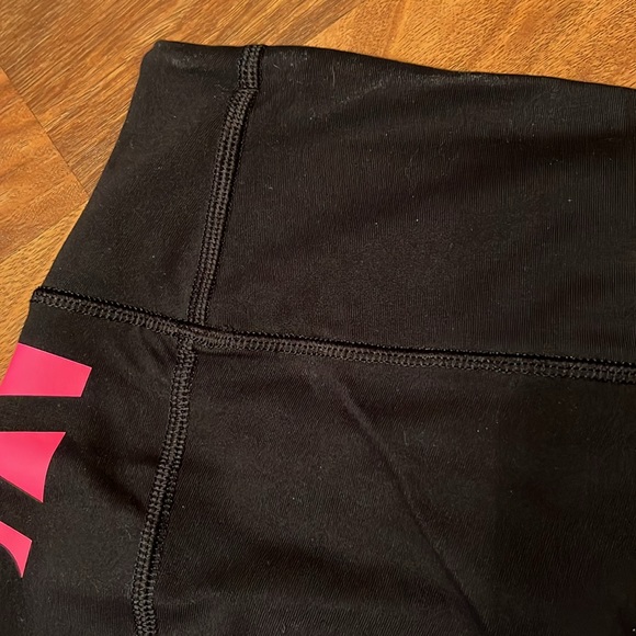 BNWOT Victoria’s secret sport knockout biker shorts - Picture 13 of 13
